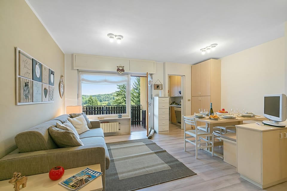 Standard Apartment, 2 Bedrooms, Balcony (Home Cotolivier 59) | Living area | Flat-screen TV