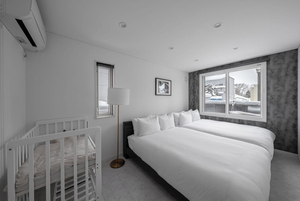 Apartment | Desk, iron/ironing board, free WiFi