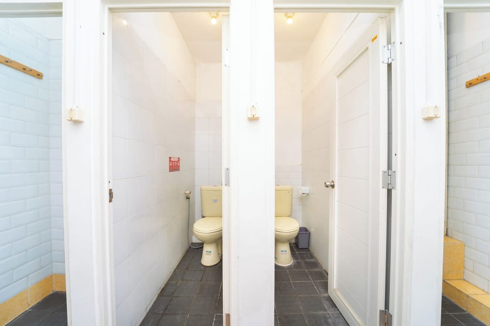 Shower, towels, soap