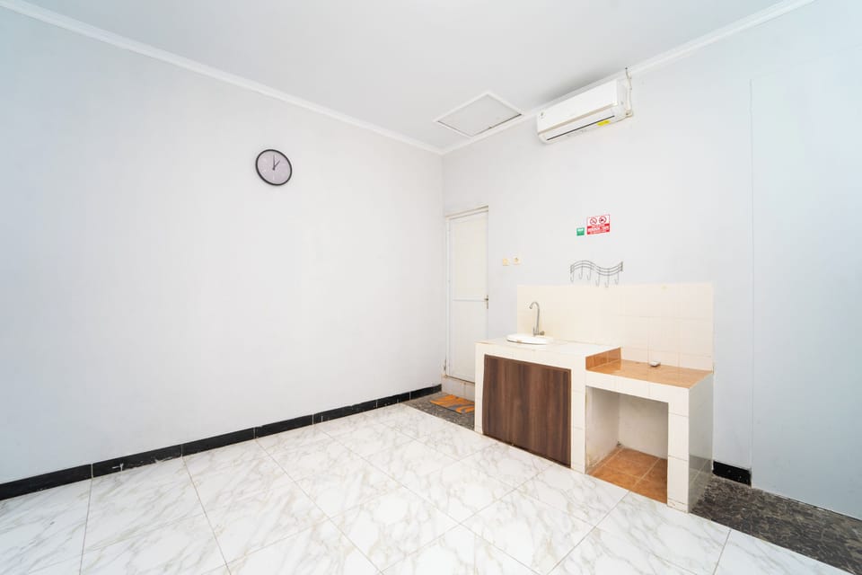 Standard Double Room | Free WiFi, bed sheets