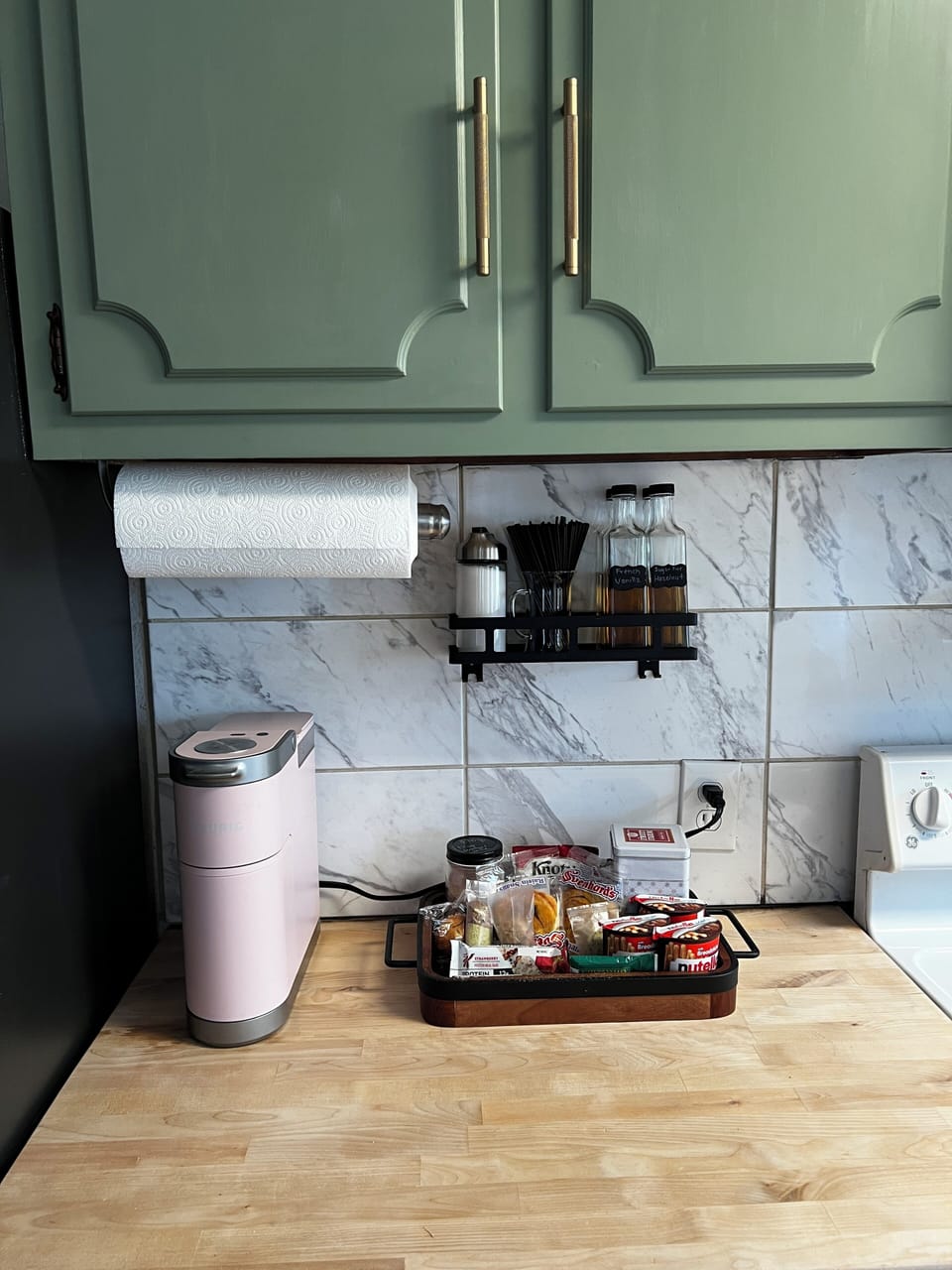 Coffee, tea, and snacks for your stay