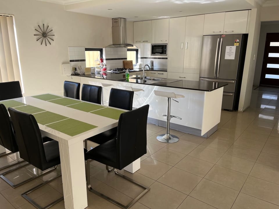 Family House, Garden View | Dining