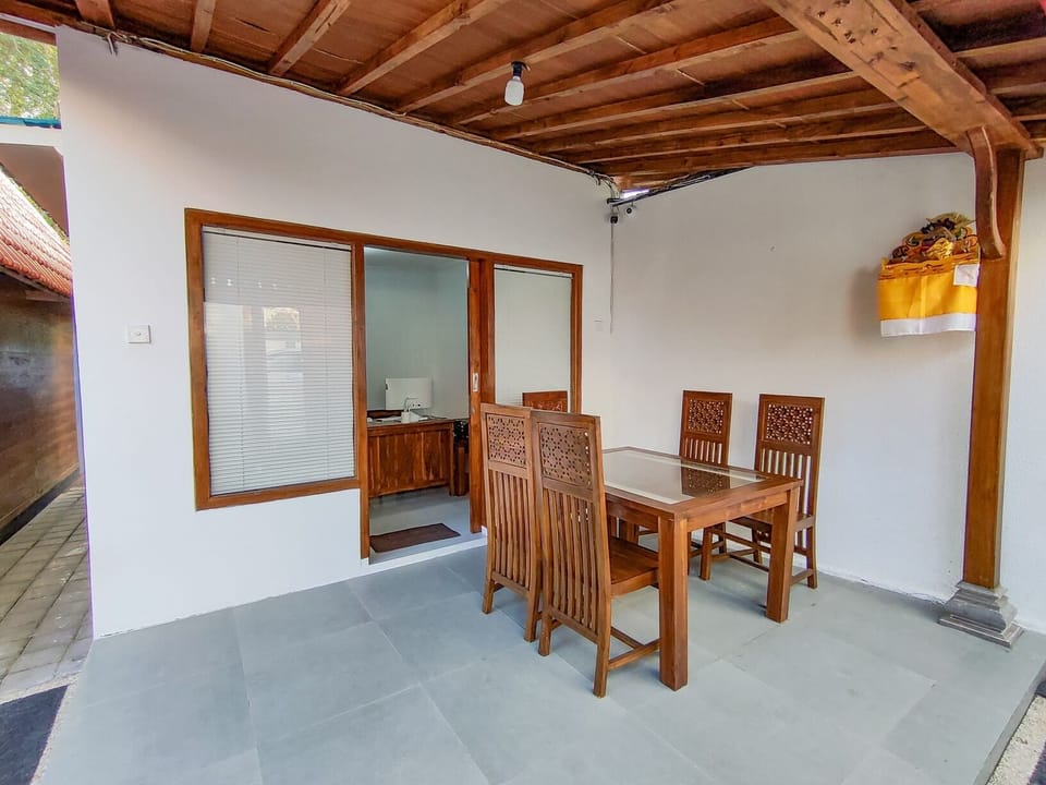 Deluxe Villa, Balcony | Dining