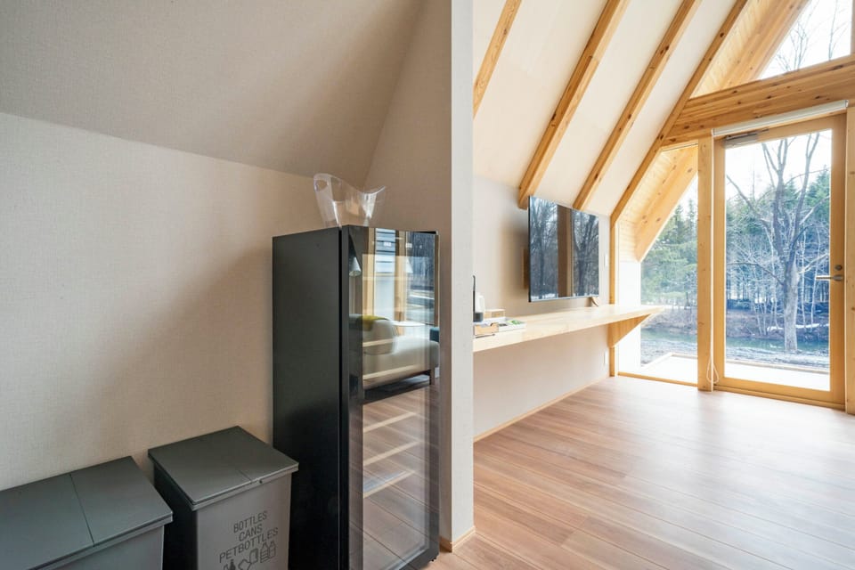 Luxury Villa, Lake View | Free WiFi, bed sheets