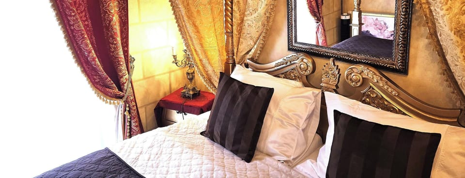 Signature Room | Individually decorated, iron/ironing board, free WiFi, bed sheets