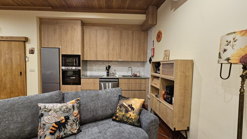 Communal lounge/ TV room,Kitchen or kitchenette,Living room