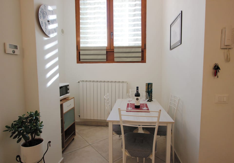 Apartment | Dining