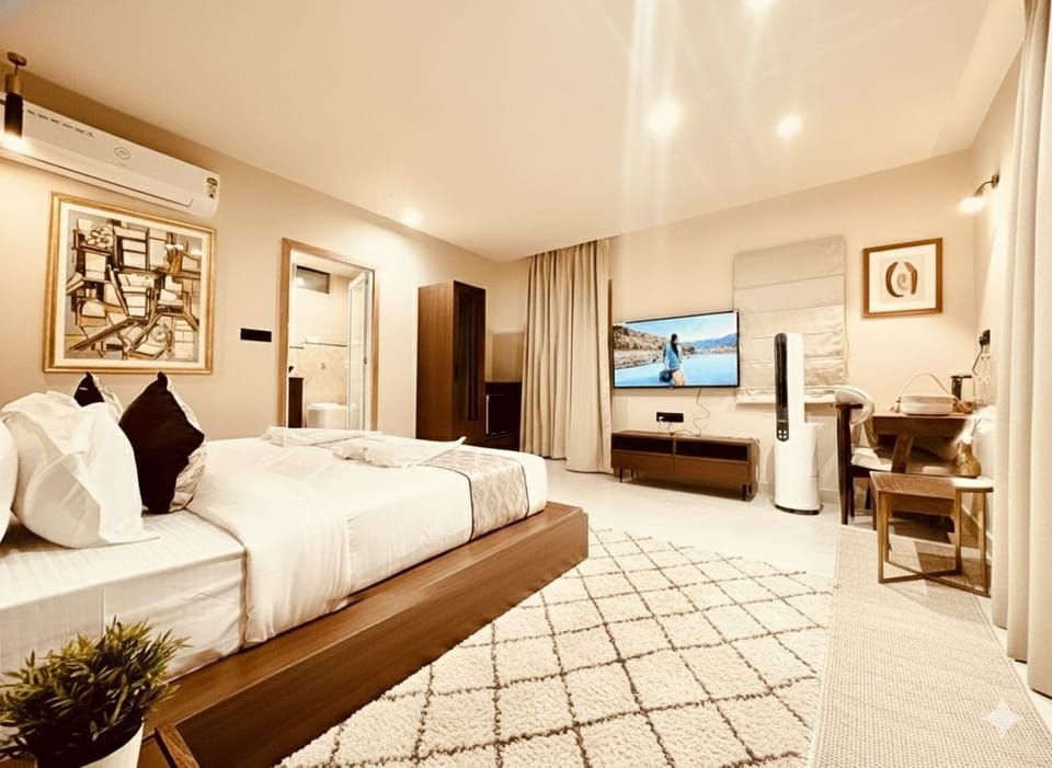 Deluxe Double Room, Balcony, Hill View | Free WiFi