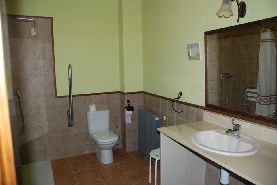 Free toiletries, bidet, towels