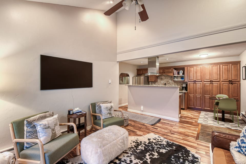 Condo, 2 Bedrooms | Living area | Smart TV