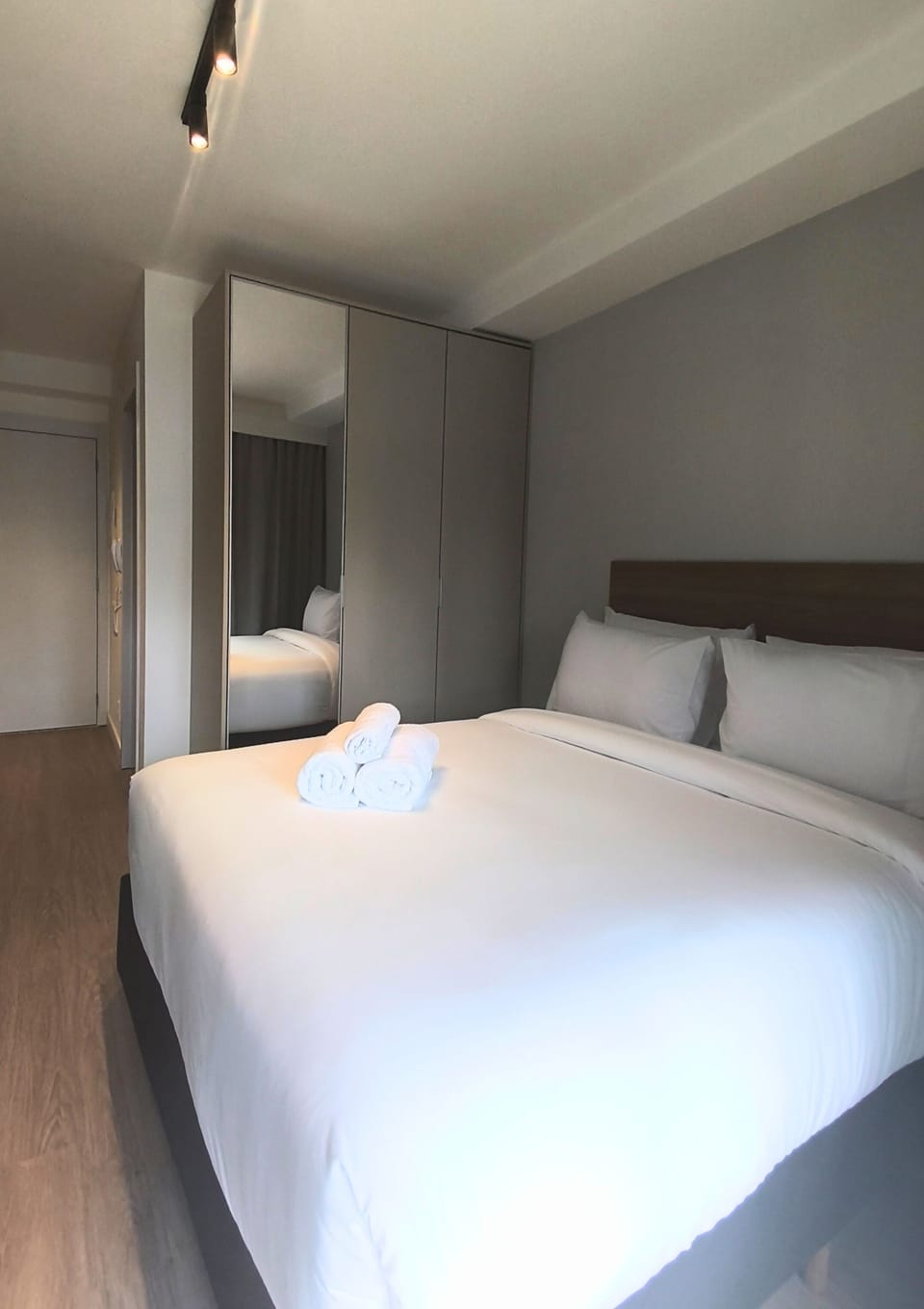Apartment | Desk, laptop workspace, free WiFi