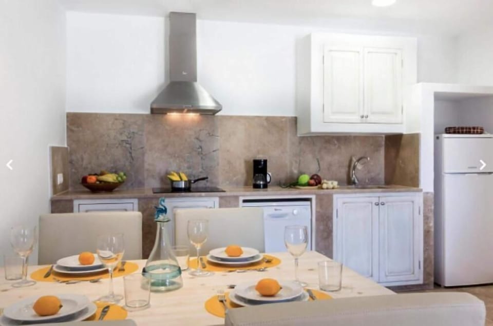 Fridge, microwave, stovetop, cookware/dishes/utensils