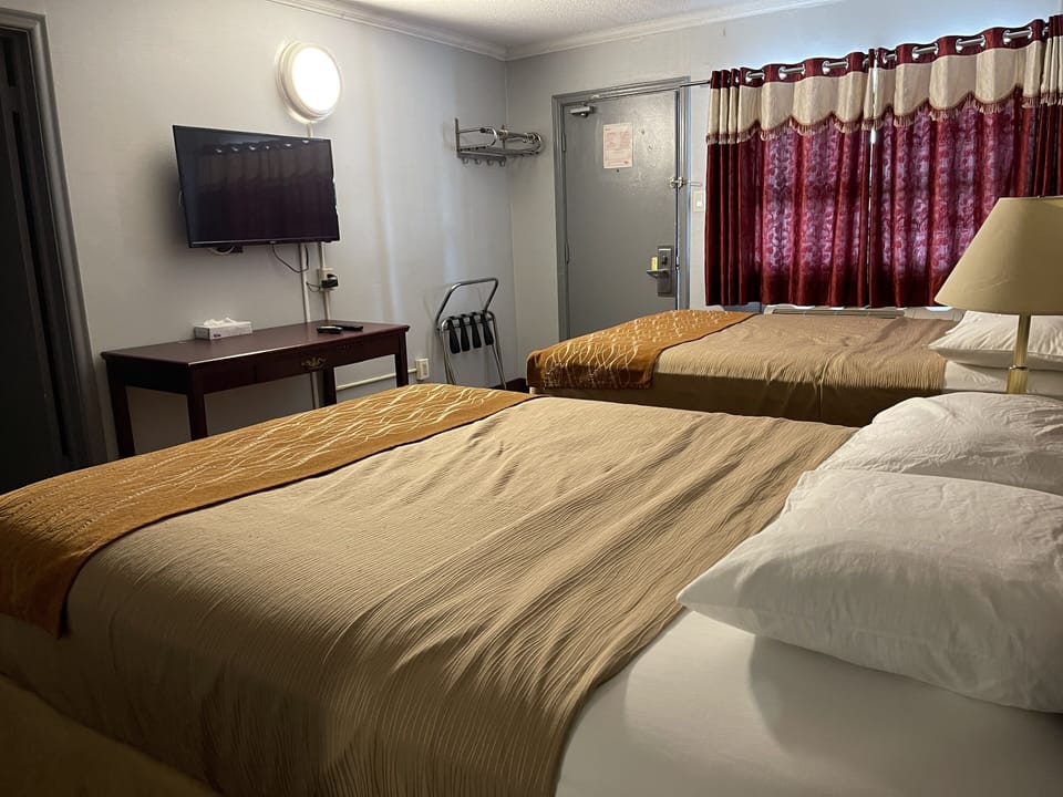 Standard Room, 2 Queen Beds | Desk, free WiFi