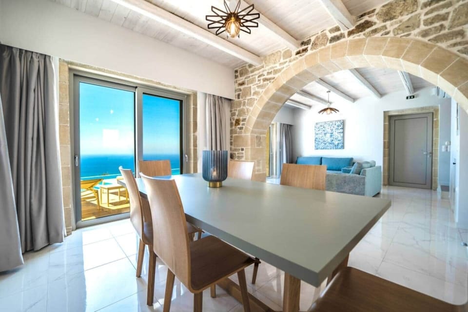 Dining area in the 2bd villa