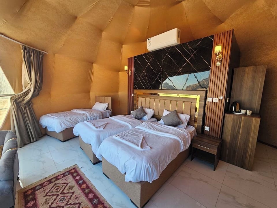 Deluxe Double Room, Balcony, Mountain View | In-room safe, blackout drapes, free WiFi