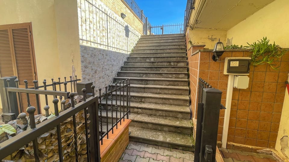 Apartment, 2 Bedrooms, Patio | Property grounds