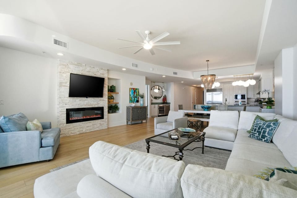 Condo, Multiple Beds (Turquoise D1005) | Living area