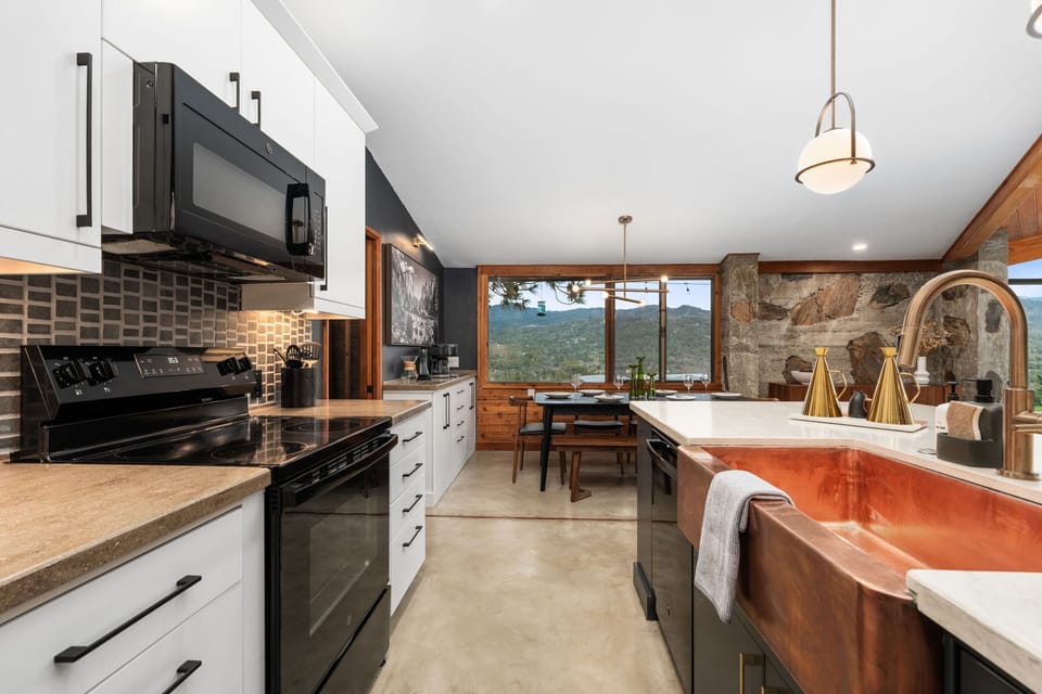 We provide dishwasher pods, dish soap, a fresh sponge for each guest, paper towels, in addition to some spices!