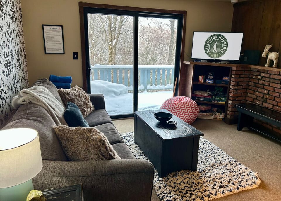 Sit back and relax in this bright, comfortable, and stylish space.