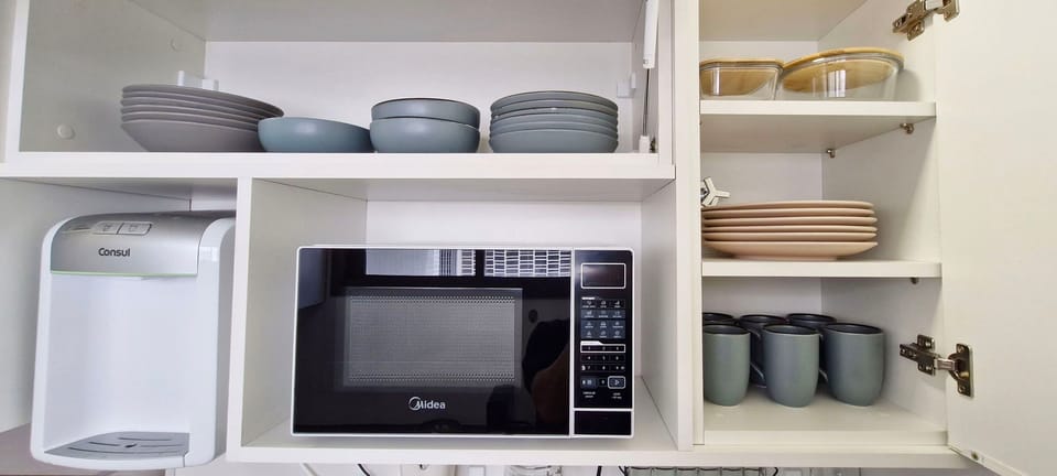 Basic Apartment | Private kitchen | Fridge, microwave, blender, cookware/dishes/utensils