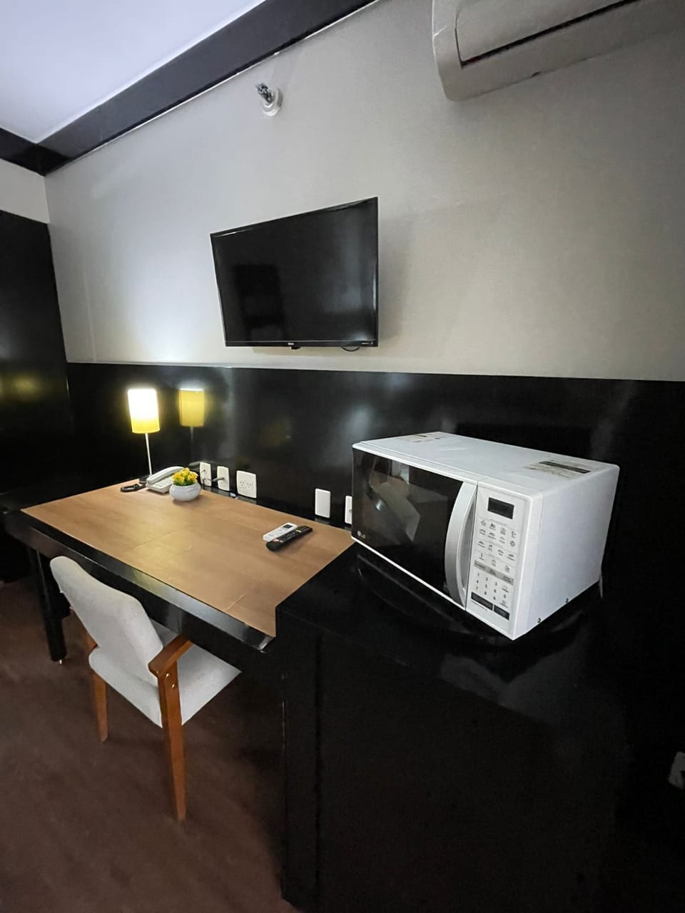 Deluxe Apartment, Balcony, Garden View | Interior