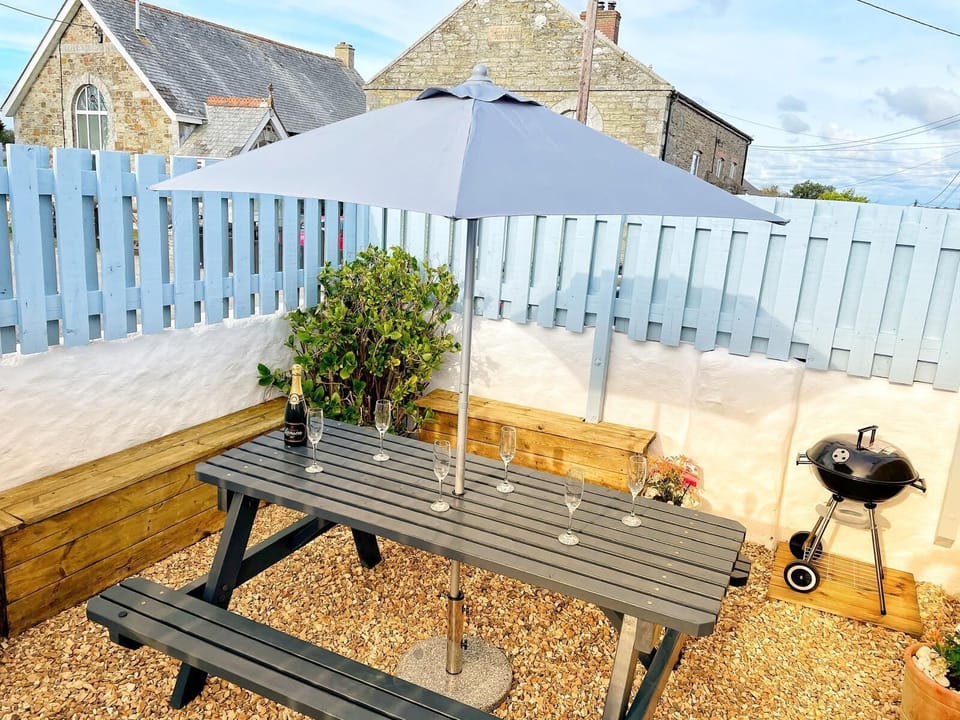 Outdoor courtyard, private with BBQ