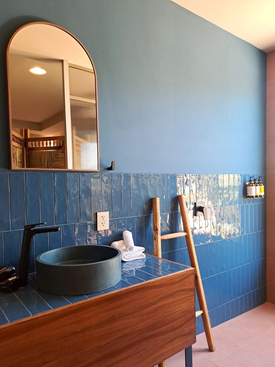 Junior Room | Bathroom | Shower, hair dryer, towels, soap
