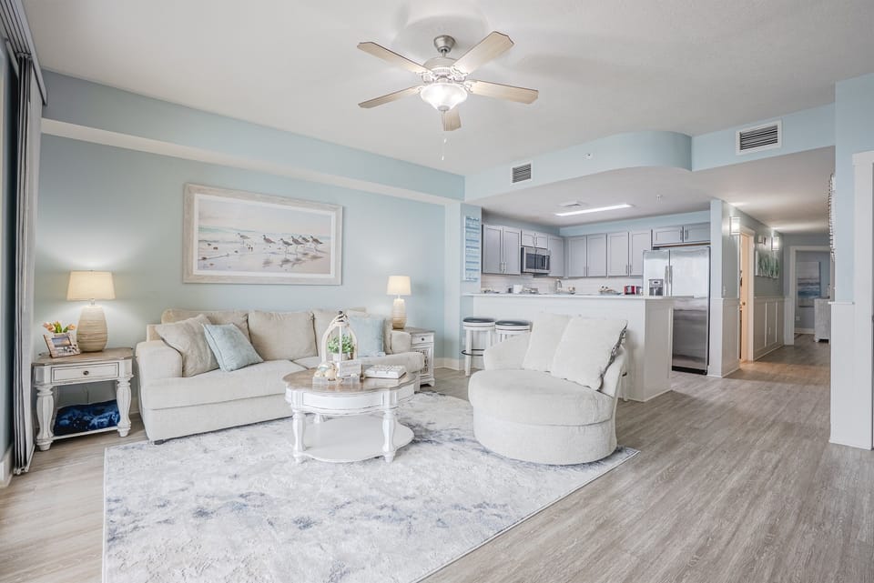 Huge livingroom with queen sleeper sofa and Smart Tv