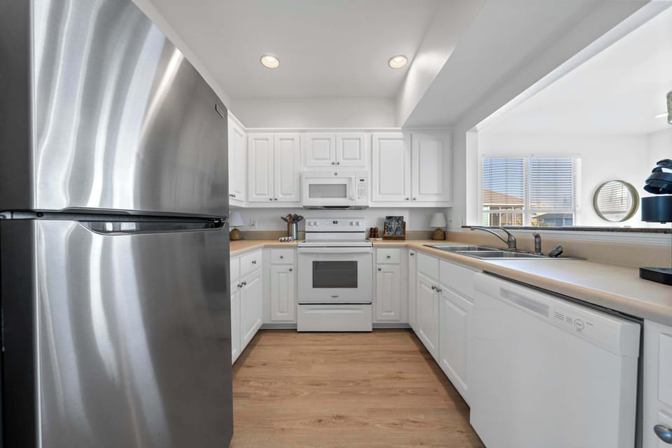 Cook, laugh, repeat! Gather around the countertops, swap recipes, or just enjoy the aroma of your creations—this kitchen is ready for anything.
