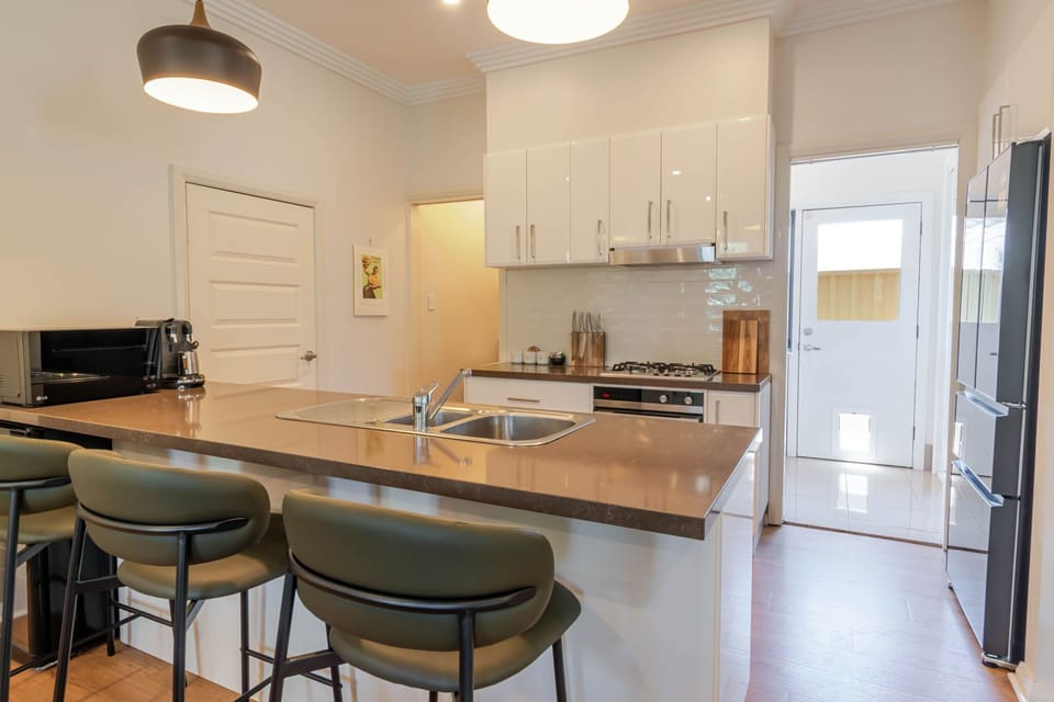 Kitchen + Nespresso Coffee Machine + Breakfast Bar/Stools + Wine Fridge