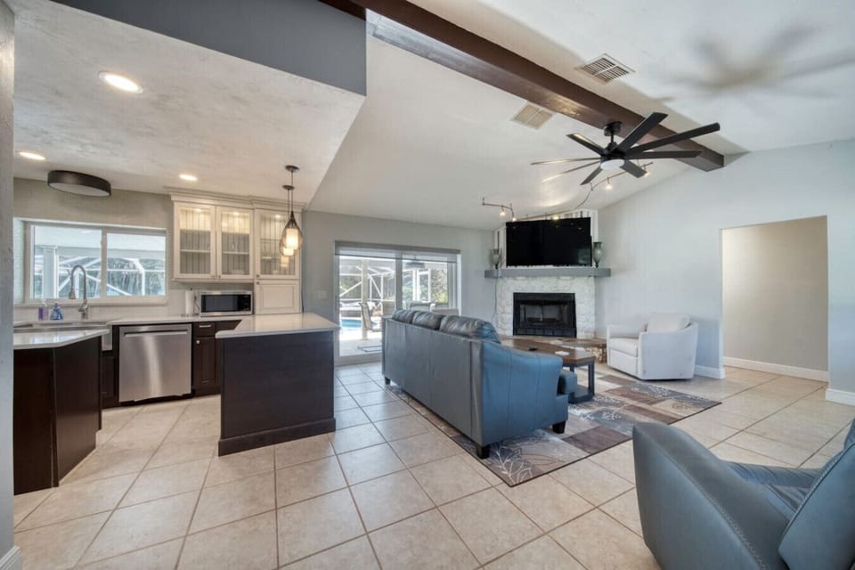 House (4 Bedrooms) | Interior