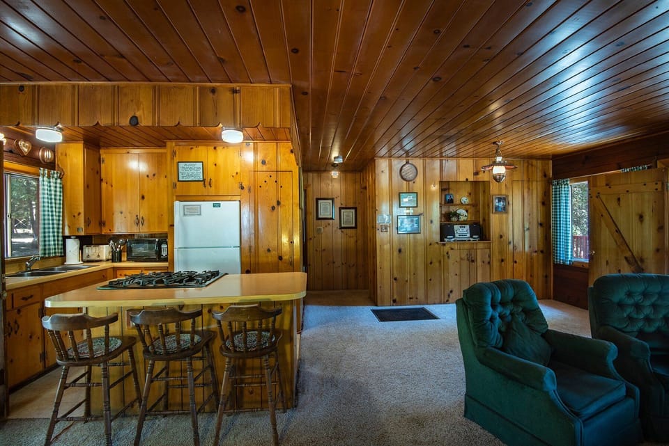 Chalet (2 Bedrooms) | Interior