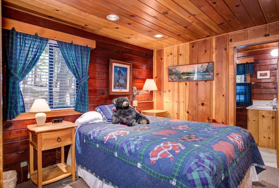 Chalet (2 Bedrooms) | Interior