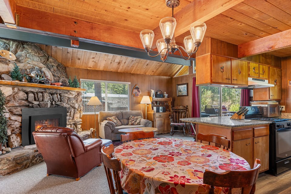 Chalet (3 Bedrooms) | Interior