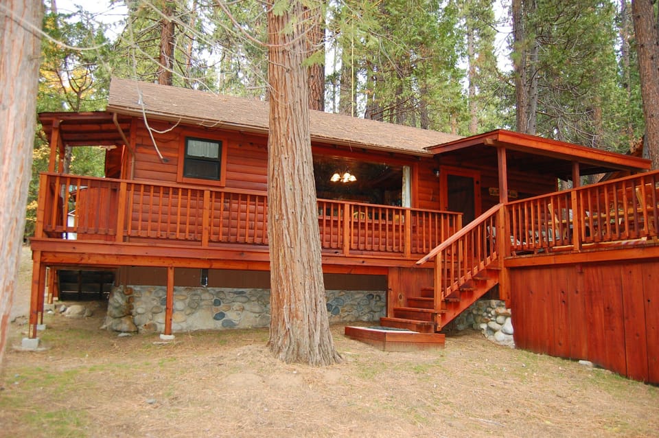 Chalet (2 Bedrooms) | Exterior