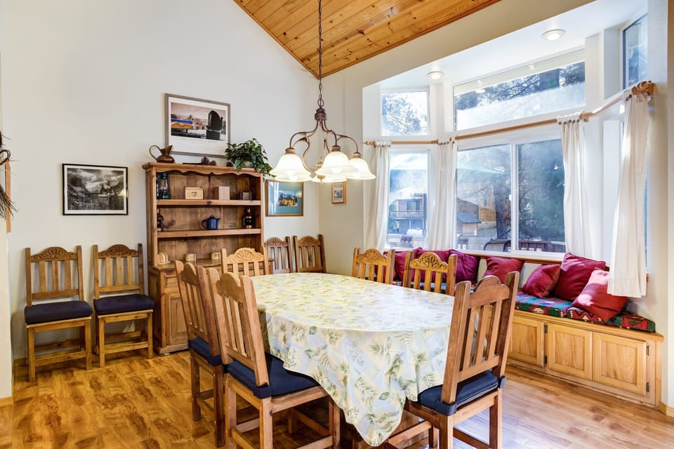 Chalet (4 Bedrooms) | Interior