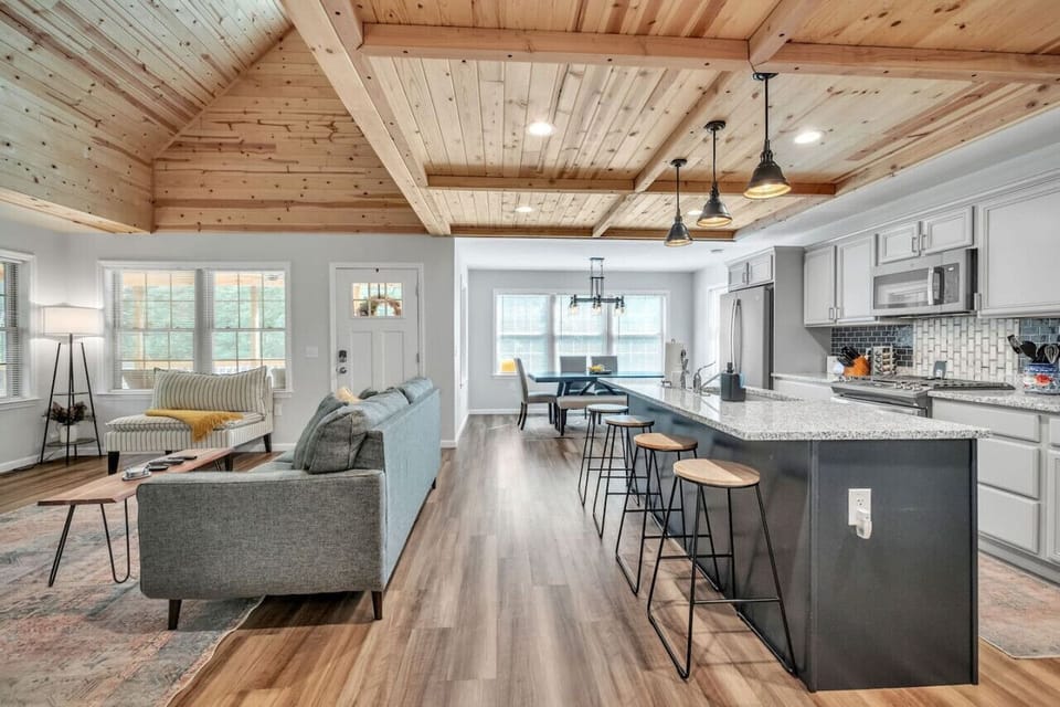 House (4 Bedrooms) | Interior