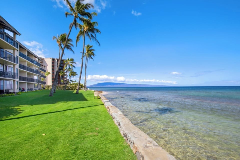 Breathtaking ocean views stretch endlessly from Papakea’s lanai. The gentle sound of waves creates the perfect backdrop for relaxation.