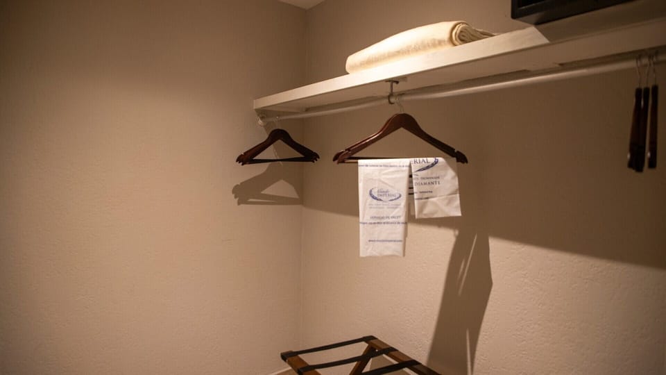 Deluxe Ocean View King All Inclusive | Wardrobe