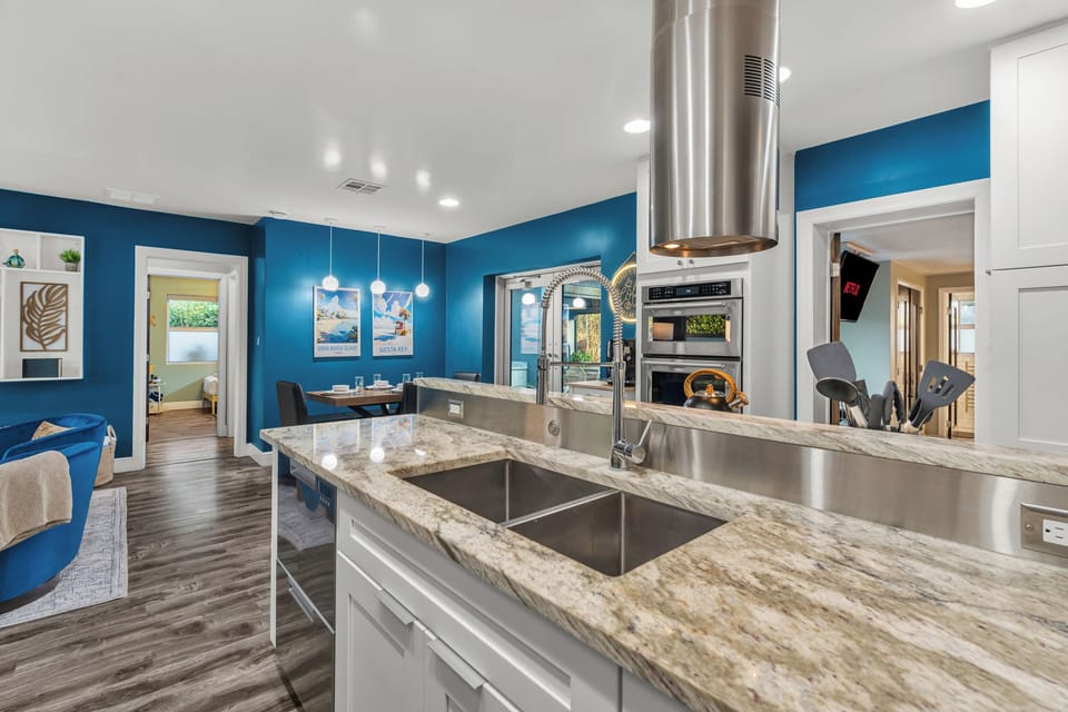 Enjoy cooking all your favorite meals in the kitchen!