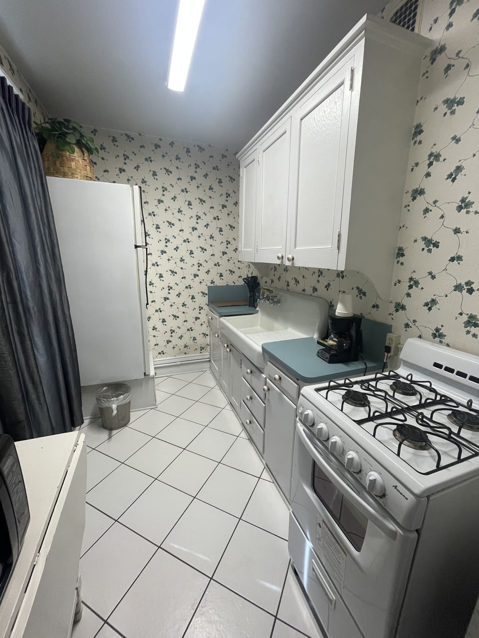 Helena Suite 23 | Private kitchenette | Coffee/tea maker, paper towels