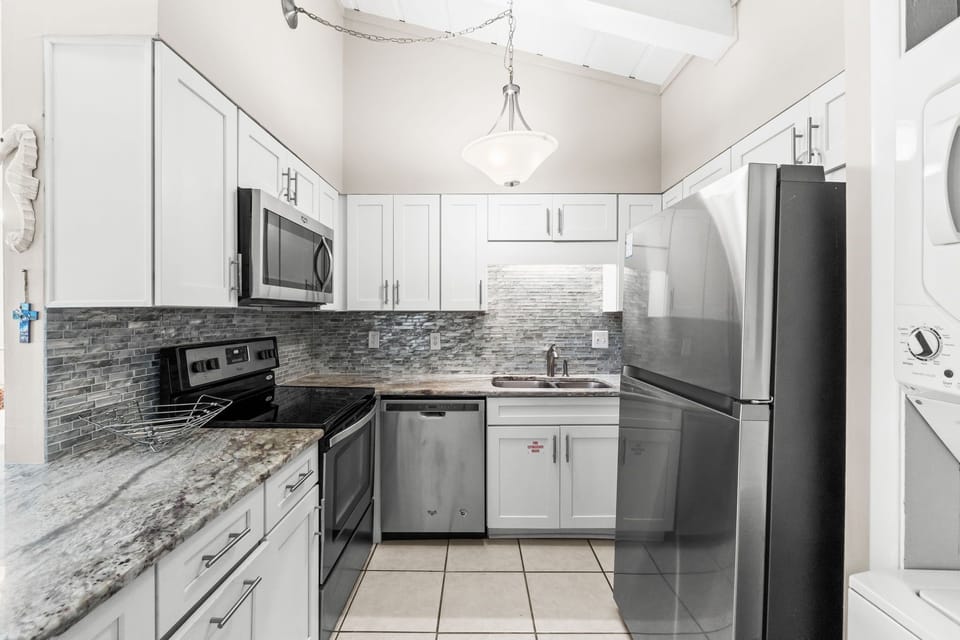 Modern kitchen that provides all the comforts of your own
kitchen.