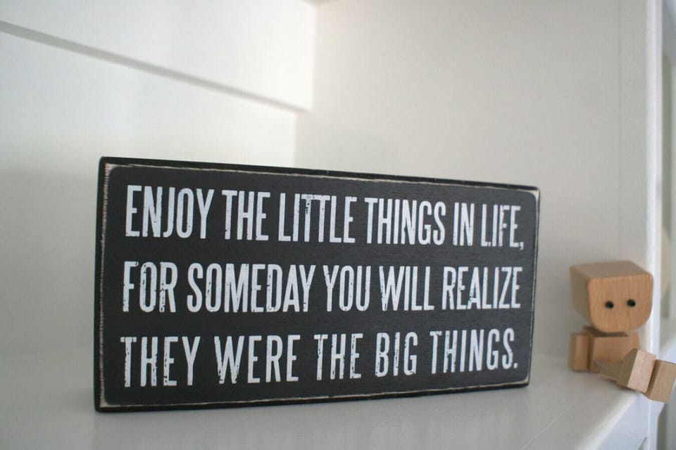 Enjoy Every Moment – Our favorite sign in the cabin invites you to pause, breathe, and cherish the simple joys of your romantic or family escape.