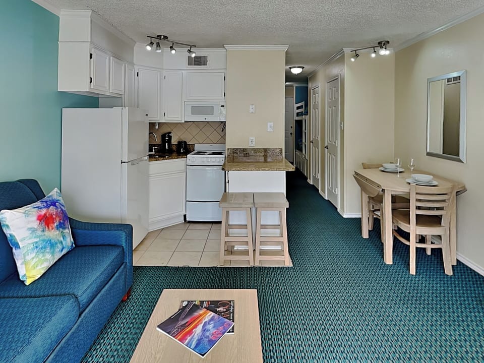 Condo (1 Bedroom) | Property amenity