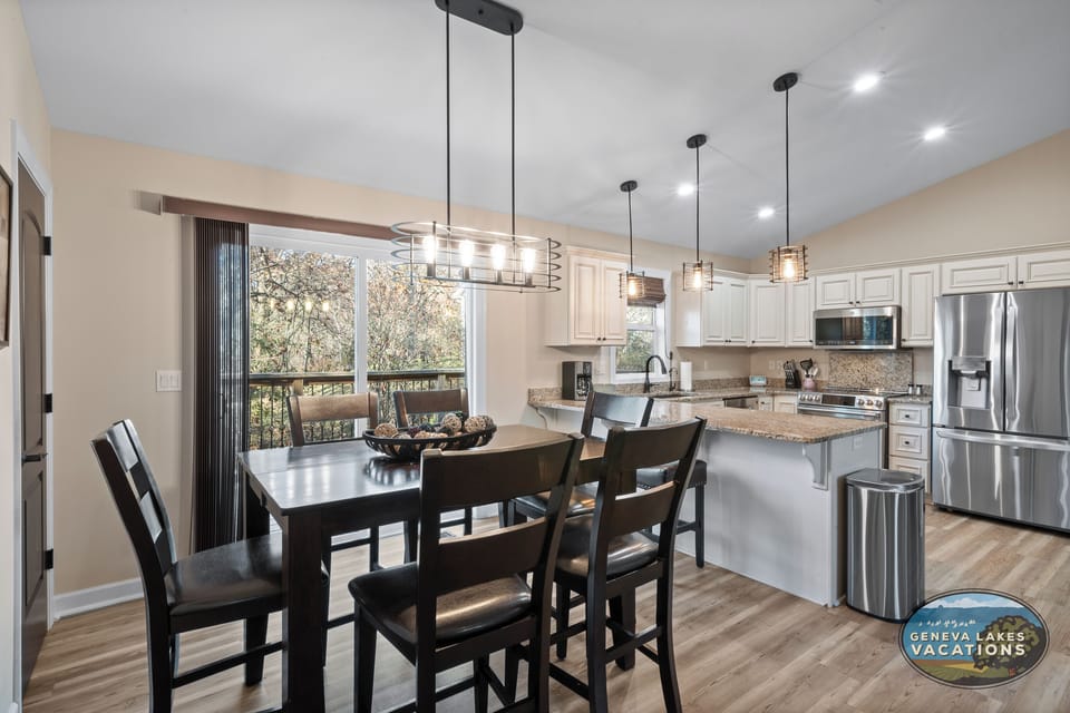 Dining seating for 6 breakfast bar seating for 2