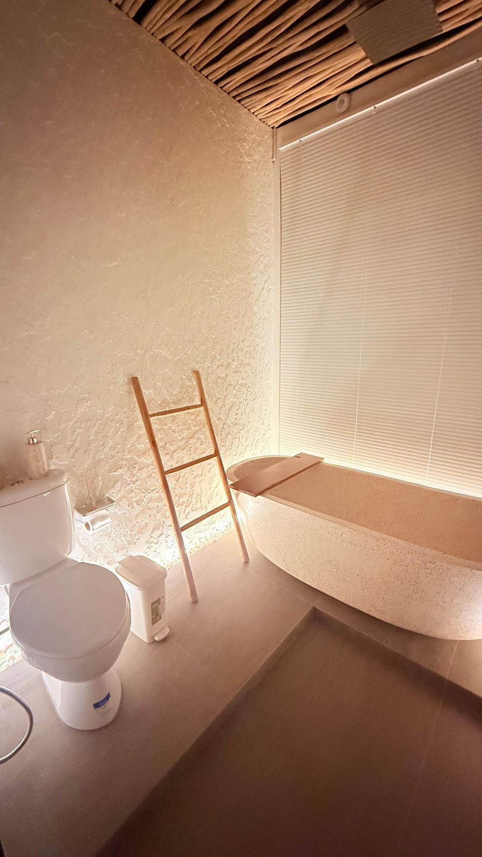 Suite, Balcony, Lake View | Deep soaking bathtub
