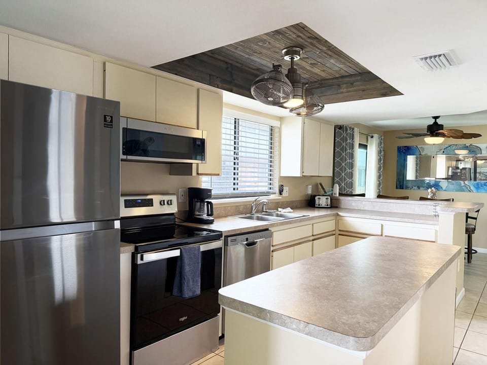 Sunburst Gulffront – Beach, Bay & Gulf Views (6511)