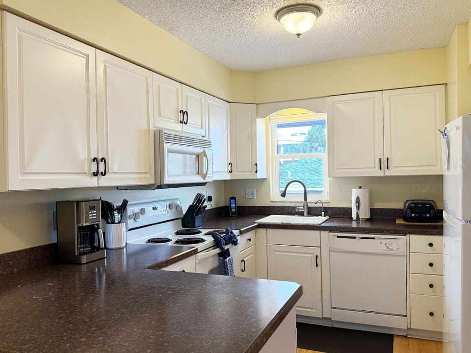 Sea Oats 1BR Condo – Pool, Beach, Boat Slip (6541)