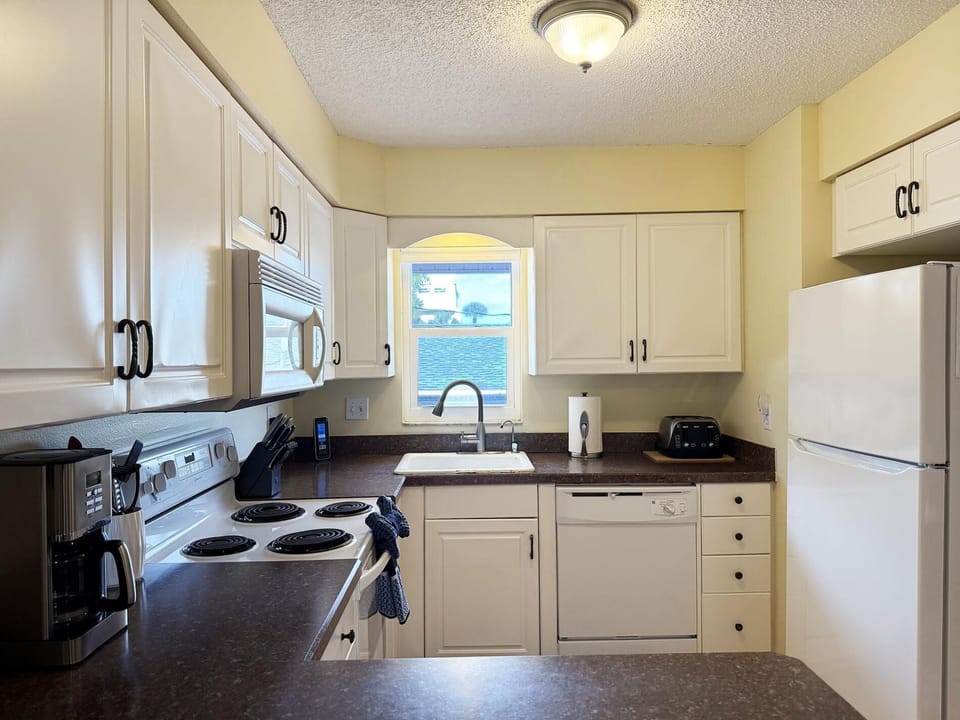 Sea Oats 1BR Condo – Pool, Beach, Boat Slip (6542)