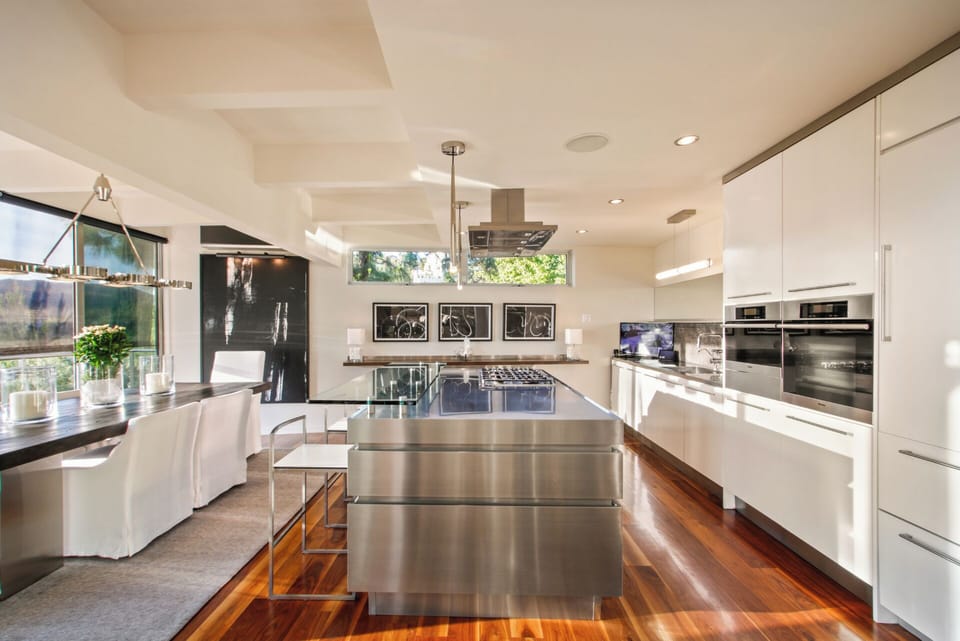 Luxury House, Multiple Beds, Hot Tub, Mountain View (Beverly Horizon) | Private kitchen